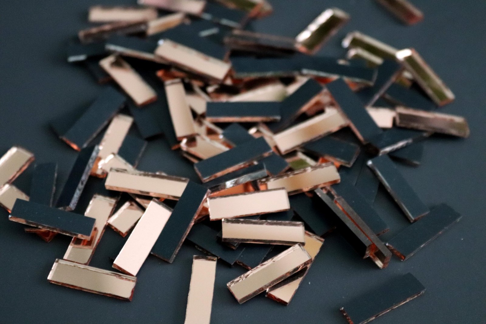 Mosaic 100 pieces Rose gold mirror glass strips, 2 x 0.5 cm. - Image 2