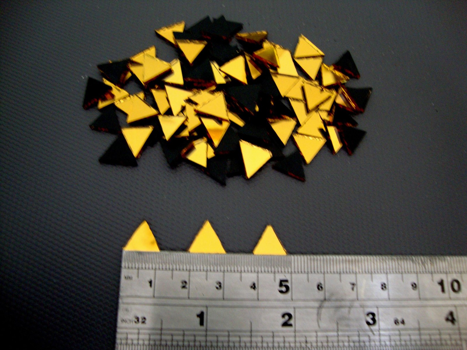 Mosaic 300 pieces triangular Gold mirror glass, 1x1x1 cm. - Image 2