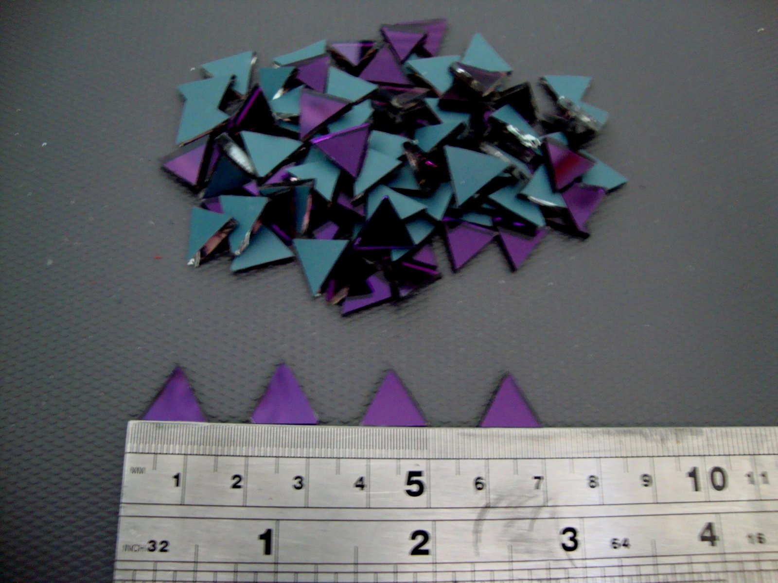 Mosaic 300 pieces triangular Purple mirror glass, 1x1x1 cm. - Image 2