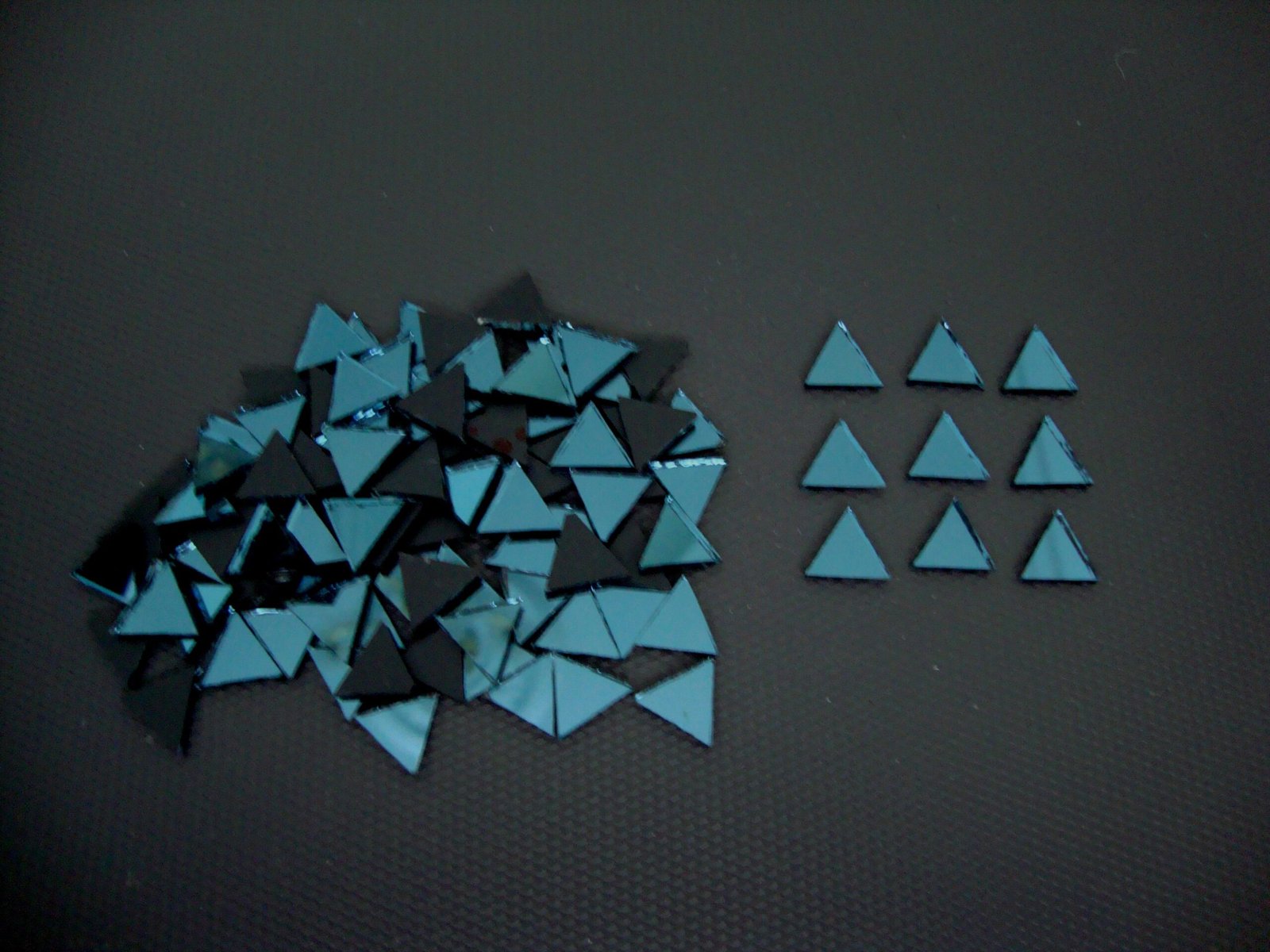 Mosaic 300 pieces triangular Azure blue mirror glass, 1x1x1 cm. - Image 3