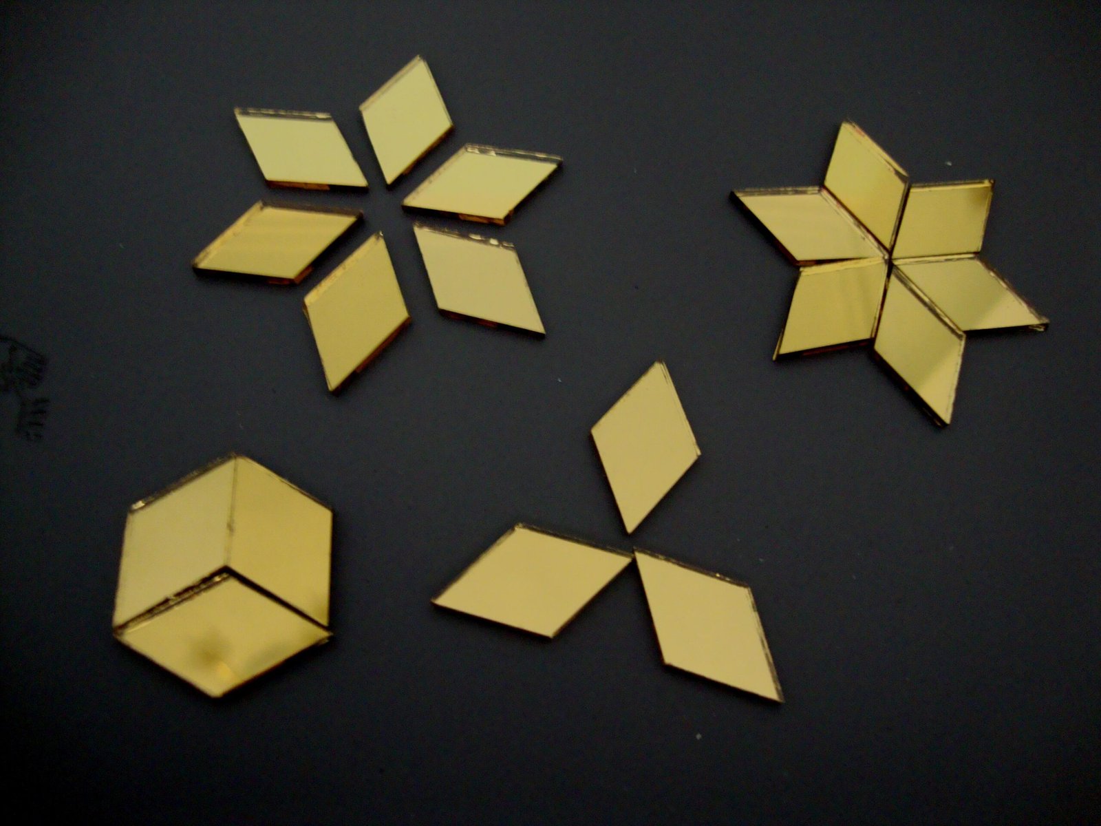Mosaic 200 pieces Diamond shaped Gold mirror glass, 1x 2 cm. - Image 2