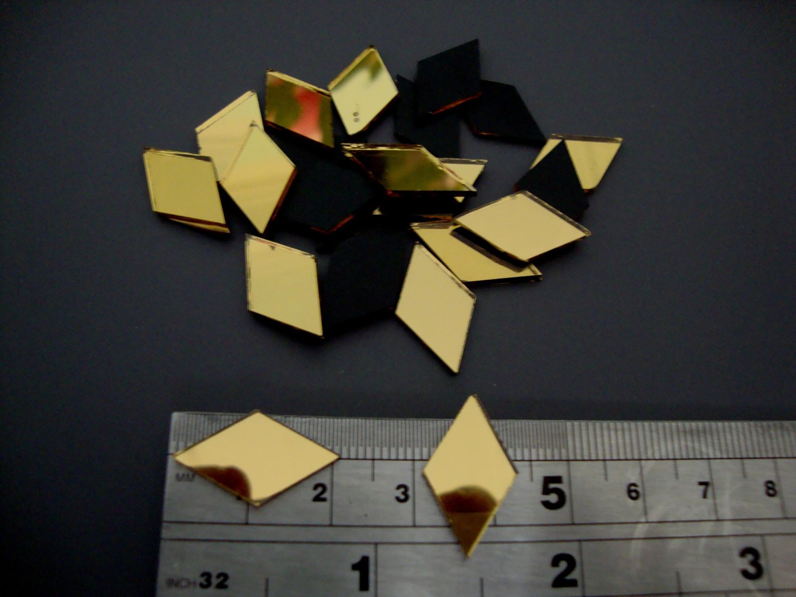 Mosaic 200 pieces Diamond shaped Gold mirror glass, 1x 2 cm. - Image 3