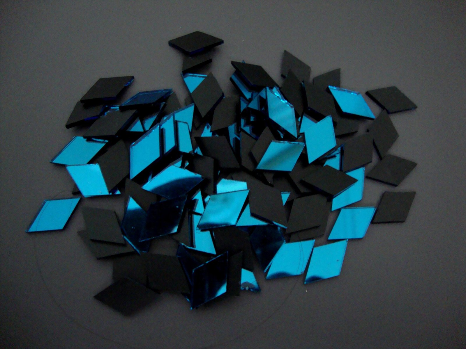 Mosaic 200 pieces Diamond shaped Turquoise mirror glass, 1x 2 cm.