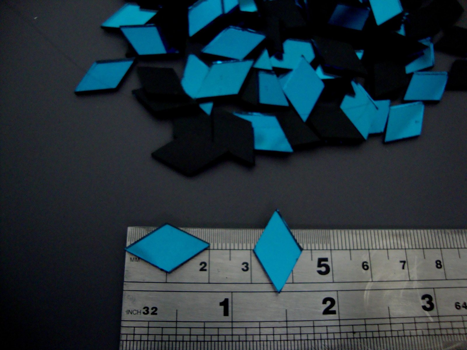 Mosaic 200 pieces Diamond shaped Turquoise mirror glass, 1x 2 cm. - Image 2