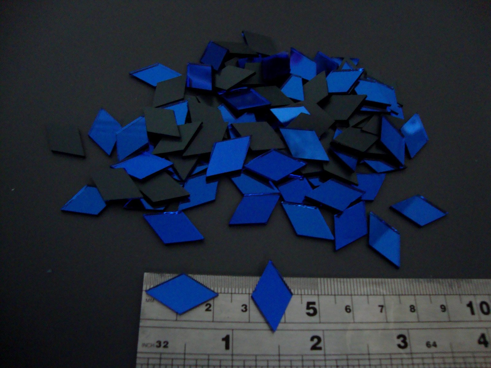 Mosaic 200 pieces Diamond shaped Royal blue mirror glass, 1x 2 cm. - Image 3