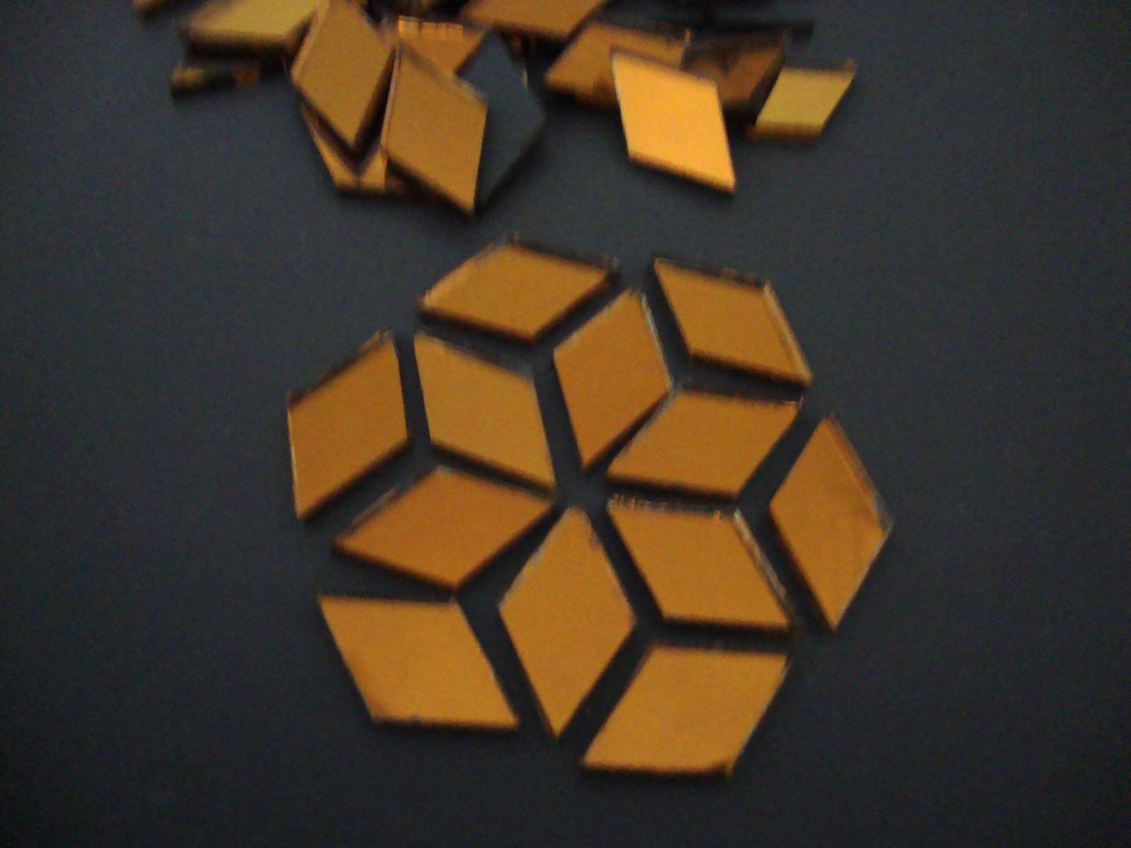 Mosaic 200 pieces Diamond shaped Burnt Orange mirror glass, 1x 2 cm. - Image 3