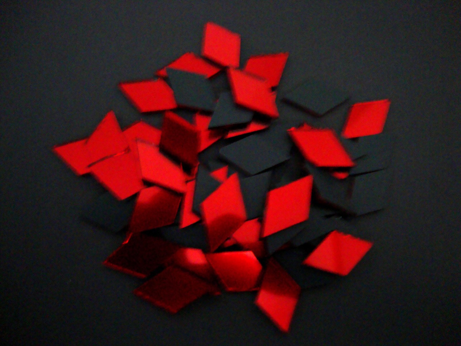 Mosaic 200 pieces Diamond shaped Red mirror glass, 1x 2 cm.