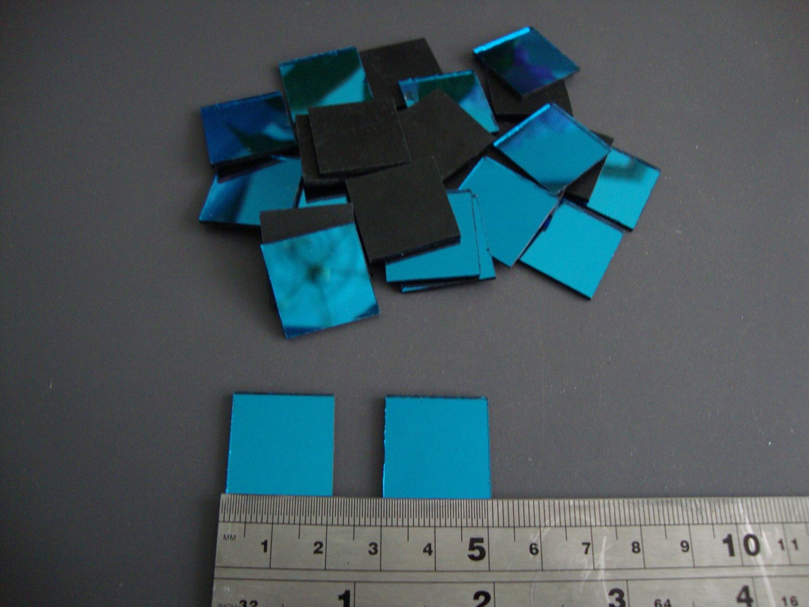 Mosaic 100 pieces Square shaped Turquoise mirror glass, 2 x 2 cm. - Image 3