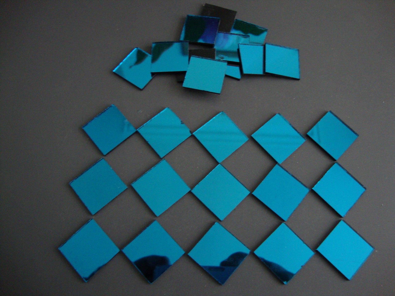 Mosaic 100 pieces Square shaped Turquoise mirror glass, 2 x 2 cm. - Image 2