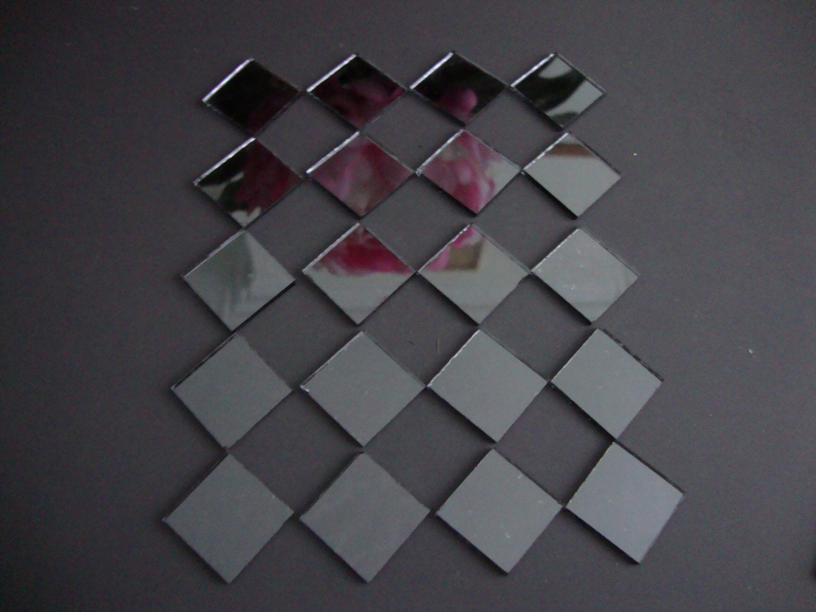 Mosaic 100 pieces Square shaped GREY mirror glass, 2 x 2 cm. - Image 2