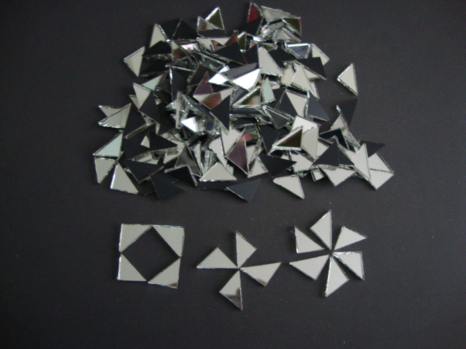 Mosaic 500 pieces triangular Silver mirror glass, 1x1x1.5 cm. - Image 3