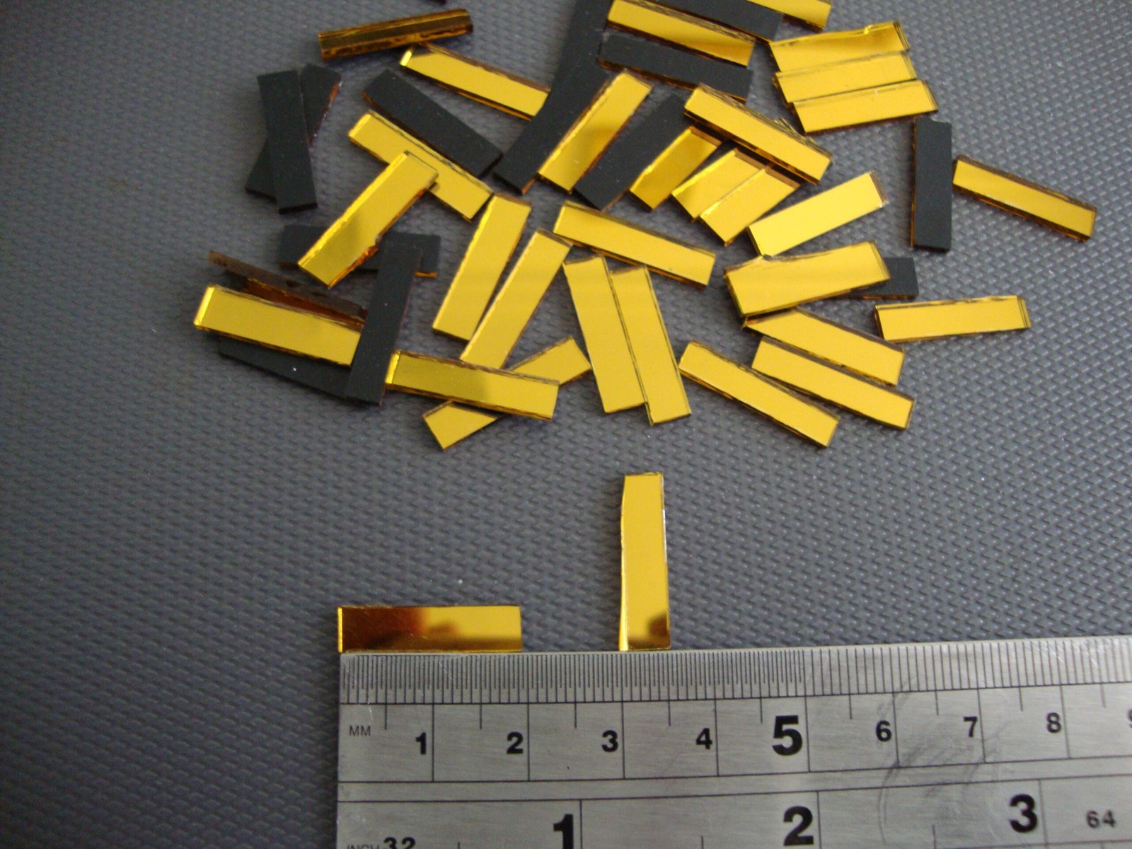 Mosaic 200 pieces |Gold mirror glass strips, 2 x 0.5 cm. - Image 2
