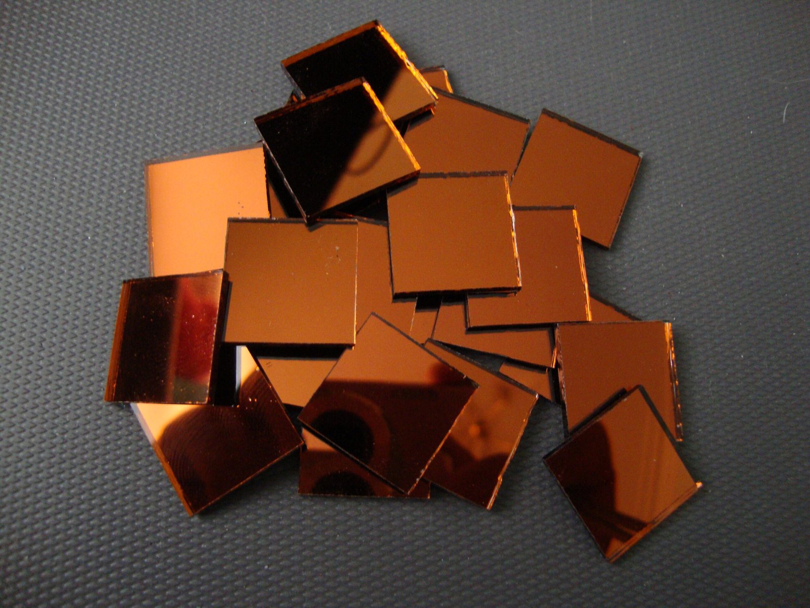 Mosaic 100 pieces Square shaped Burnt Orange mirror glass, 2 x 2 cm. - Image 3