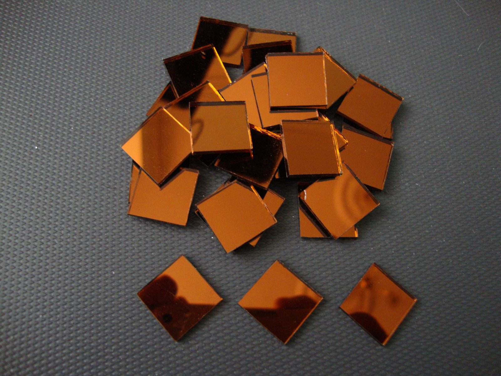 Mosaic 100 pieces Square shaped Burnt Orange mirror glass, 2 x 2 cm. - Image 4