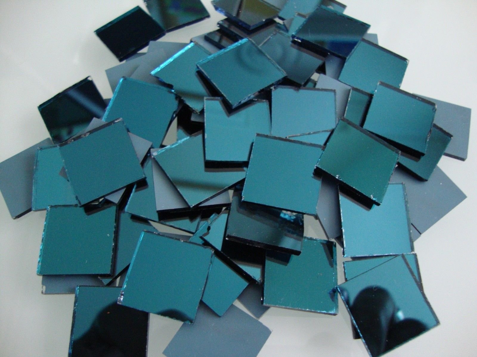 Mosaic 100 pieces Square shaped AZURE BLUE mirror glass, 2 x 2 cm. - Image 3