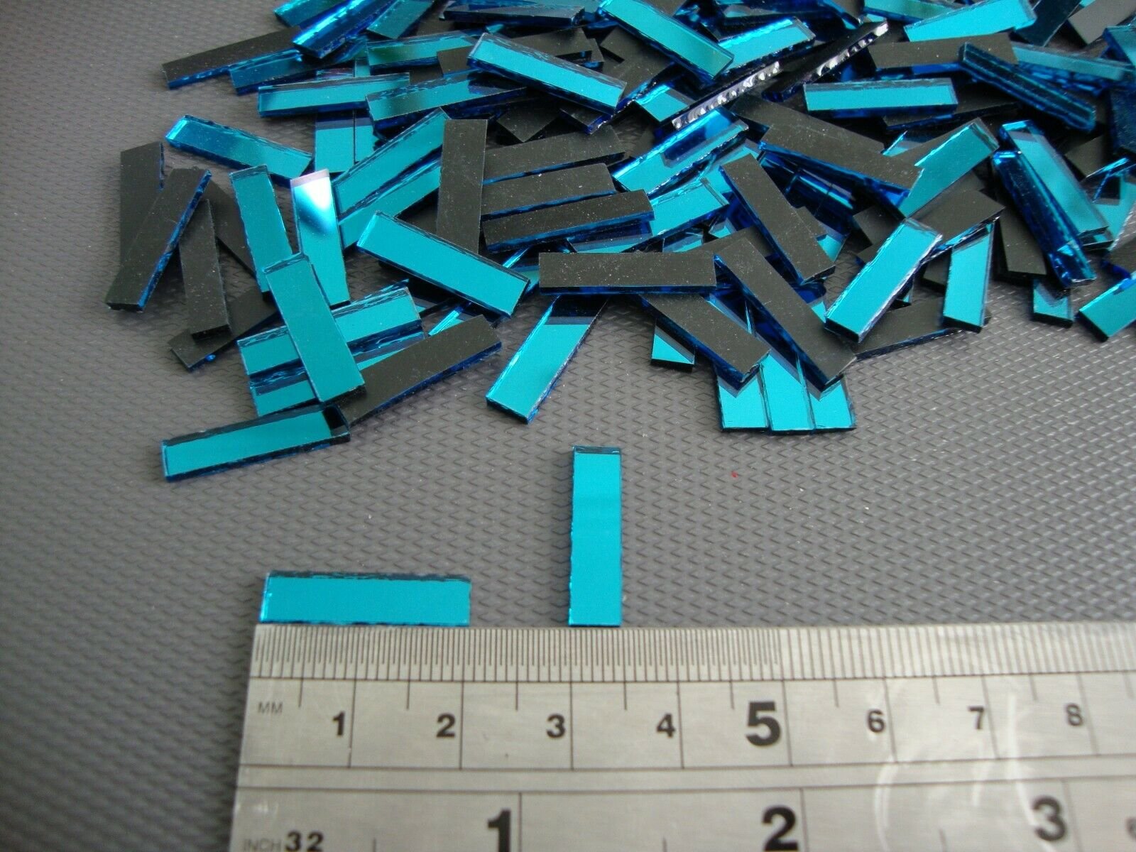 Mosaic 100 pieces Turquoise mirror glass strips, 2 x 0.5 cm. - Image 3